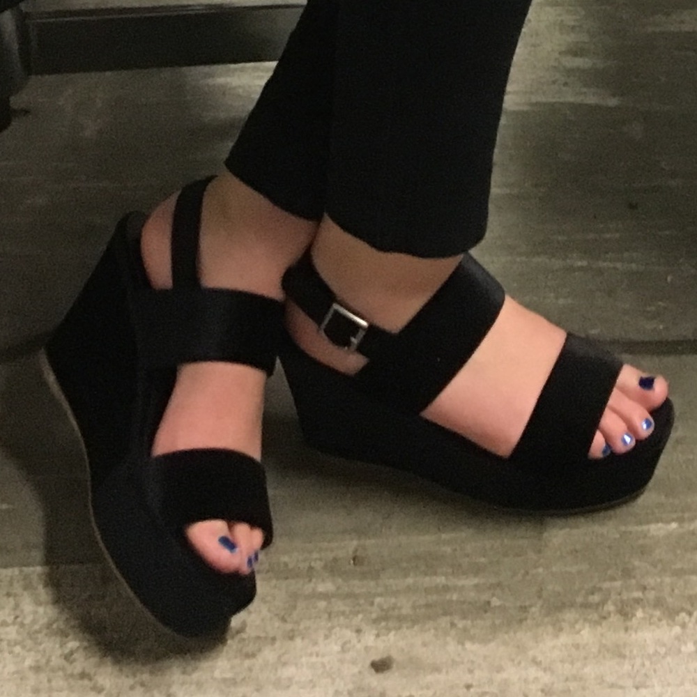 Steve Madden platform black heels